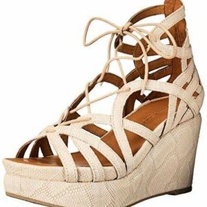 Kenneth Cole Gentle Souls Wedges